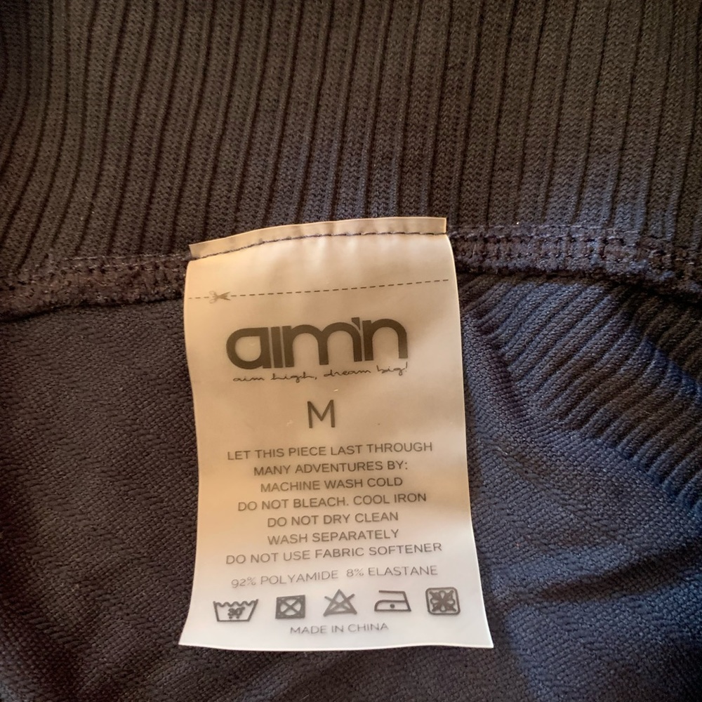 aim’n navy leggings FINAL PRICE - Picture 4 of 5